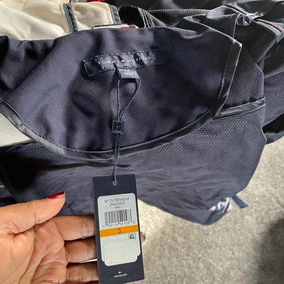 Tommy Hilfiger rain jacket - Picture 2 of 4